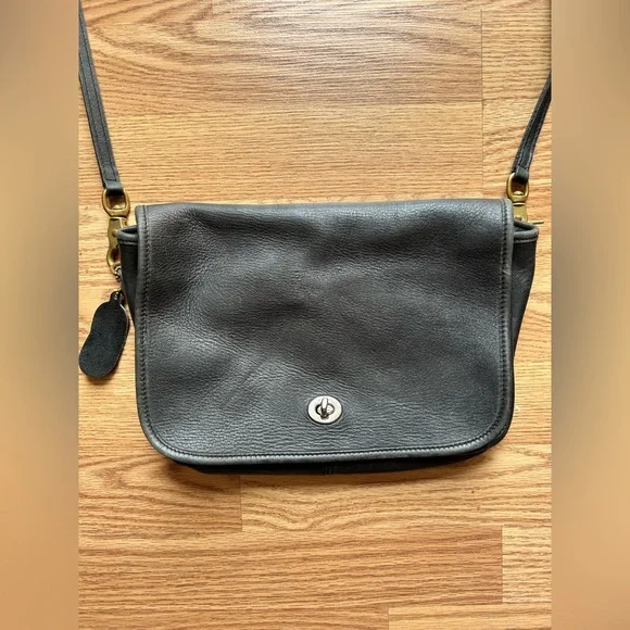 Laura U.S.A. Black Leather Vintage Crossbody Bag - Picture 2 of 13